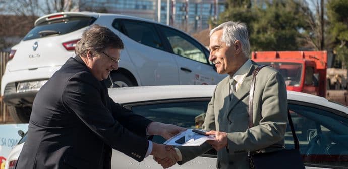 "Vozi i osvoji": Ključevi "reno klija" Miljku Bojaniću "Vozi i osvoji": Ključevi "reno klija" Miljku Bojaniću