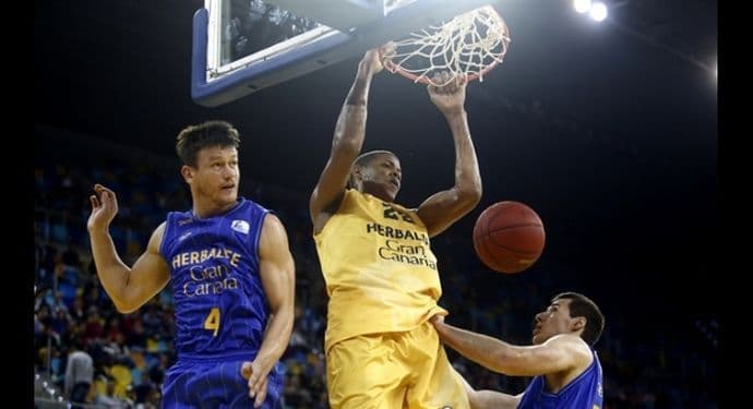 JOVOVIĆ: Cijeli dan proveli u kupovini odjeće i patika JOVOVIĆ: Cijeli dan proveli u kupovini odjeće i patika