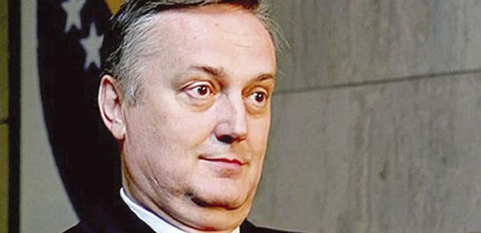 LAGUMDŽIJA: Tražeći Sutorinu izgubićemo Školj LAGUMDŽIJA: Tražeći Sutorinu izgubićemo Školj