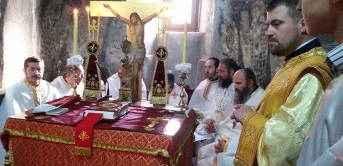 Amfilohijevoj liturgiji prisustvovali Milić, Danilović, Gošović, Vučinić Amfilohijevoj liturgiji prisustvovali Milić, Danilović, Gošović, Vučinić