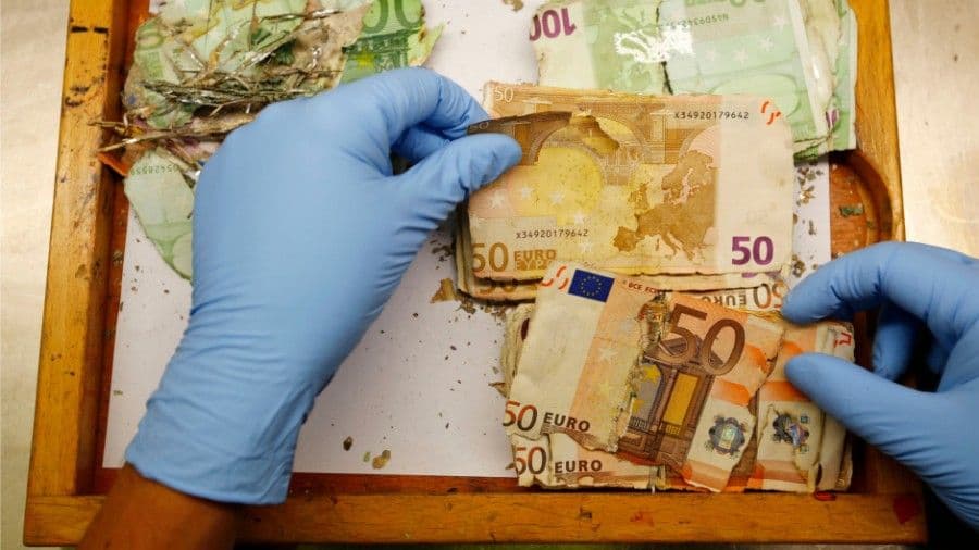 CBCG: Povučeno oko 2,3 hiljade oštećenih novčanica CBCG: Povučeno oko 2,3 hiljade oštećenih novčanica