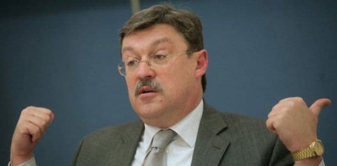 Preminuo profesor i diplomata Predrag Simić Preminuo profesor i diplomata Predrag Simić