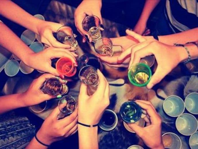 Više od 50 odsto srednjoškolaca pije alkohol Više od 50 odsto srednjoškolaca pije alkohol