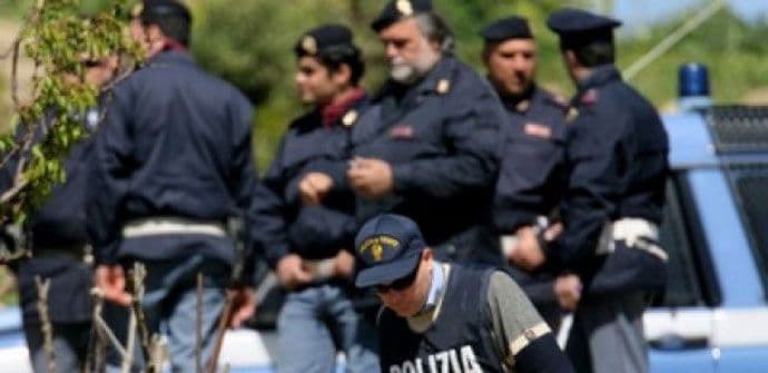 U Rimu uhapšeno 26 mafijaša i zaplijenjeno 600 kilograma droge U Rimu uhapšeno 26 mafijaša i zaplijenjeno 600 kilograma droge