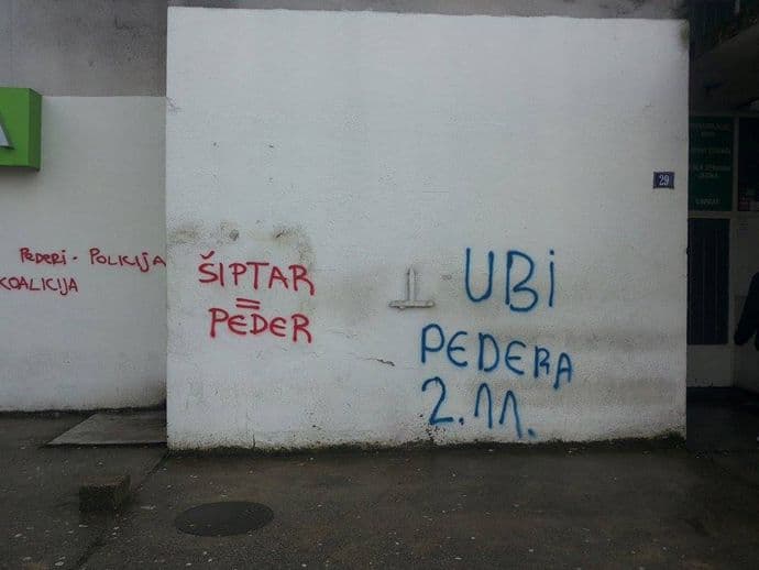 Novi uvredljivi grafiti u centru Podgorice Novi uvredljivi grafiti u centru Podgorice
