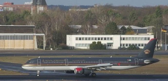 Jordanka rodila djevojčicu u avionu iznad Atlantika Jordanka rodila djevojčicu u avionu iznad Atlantika