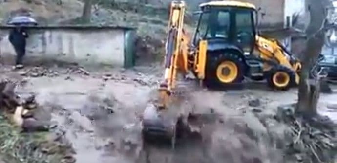 U toku evakuacija zbog izlivanja Južne Morave (VIDEO) U toku evakuacija zbog izlivanja Južne Morave (VIDEO)