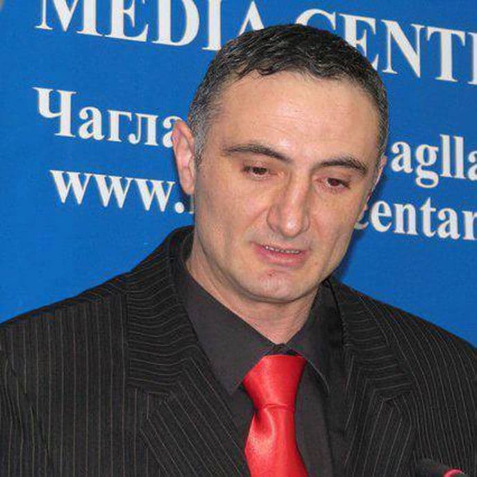 Protestanti u Prištini kamenovali crnogorsku ambasadu Protestanti u Prištini kamenovali crnogorsku ambasadu