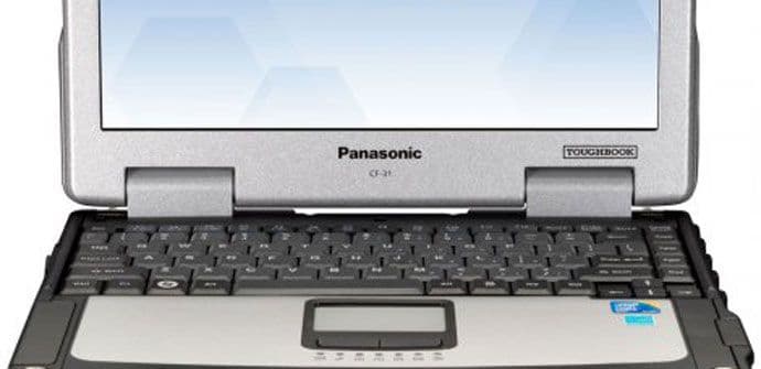 Laptop kome baterija traje 18 sati Laptop kome baterija traje 18 sati