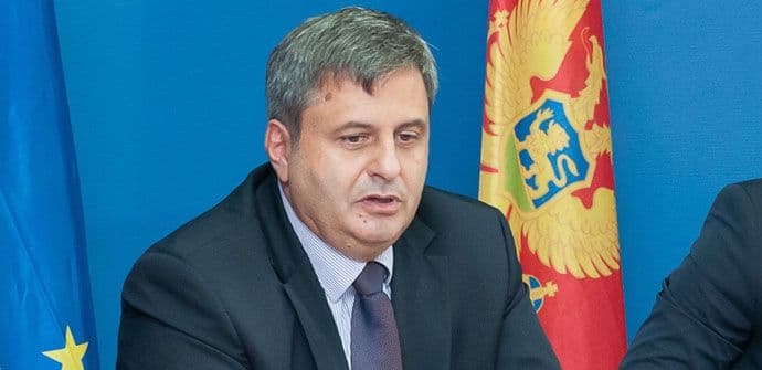 Radunović: Striptizete granta, salonski političari i medijski tajkuni u ,,timu B“ Radunović: Striptizete granta, salonski političari i medijski tajkuni u ,,timu B“