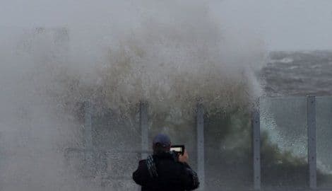 Snažna oluja u Francuskoj, 8.000 domova bez struje Snažna oluja u Francuskoj, 8.000 domova bez struje