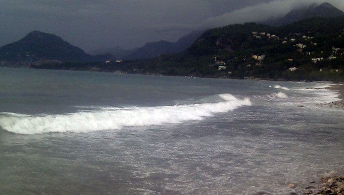 Najavljeno nevrijeme nije zaobišlo Bar: Udari vjetra od 111 km na sat Najavljeno nevrijeme nije zaobišlo Bar: Udari vjetra od 111 km na sat