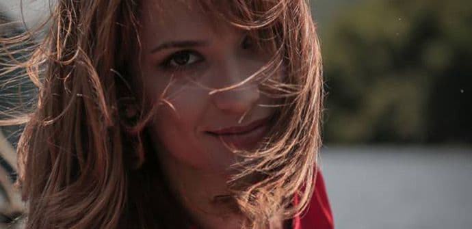 Jelena SIMIĆ: Glumačko putovanje u D-molu  Jelena SIMIĆ: Glumačko putovanje u D-molu