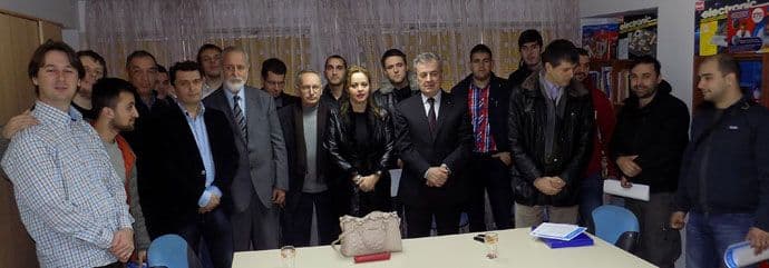 Deset kandidata položilo radio-amaterski ispit Deset kandidata položilo radio-amaterski ispit