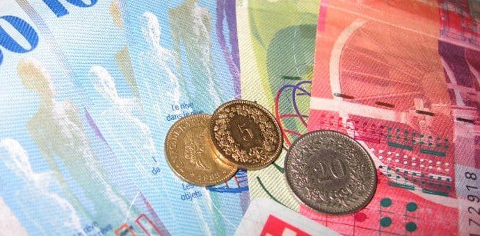 Konverzijom franka u euro 15 odsto manja kamatna marža Konverzijom franka u euro 15 odsto manja kamatna marža