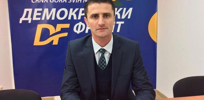 Zogović: Labudova politička pjesma Roćena pred put u penziju Zogović: Labudova politička pjesma Roćena pred put u penziju