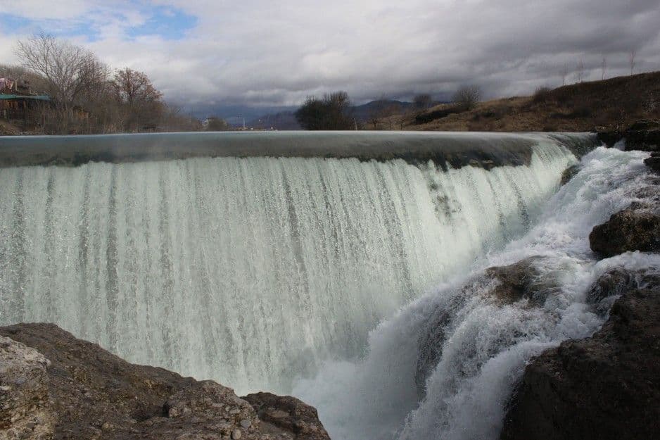Neiskorišćen dragulj: Nijagarin vodopad u Podgorici (FOTO) Neiskorišćen dragulj: Nijagarin vodopad u Podgorici (FOTO)