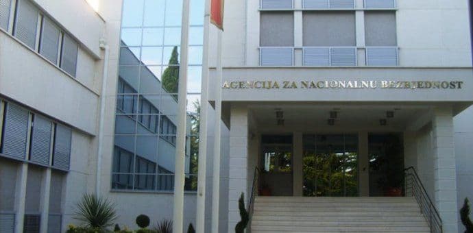 Veće privilegije za bivše službenike ANB-a: Sa 25 godina staža u penziju Veće privilegije za bivše službenike ANB-a: Sa 25 godina staža u penziju