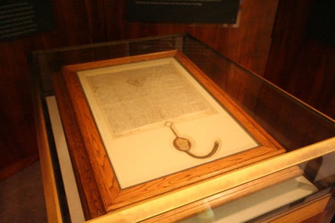 Pronađena 700 godina stara kopija povelje Magna Carta Pronađena 700 godina stara kopija povelje Magna Carta