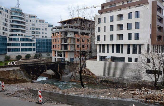 FOTO: Ovako sada izgleda Tabački most „poklopljen“ višespratnicama FOTO: Ovako sada izgleda Tabački most „poklopljen“ višespratnicama