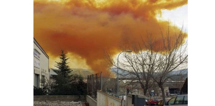 Nebo iznad Barselone postalo narandžasto Nebo iznad Barselone postalo narandžasto
