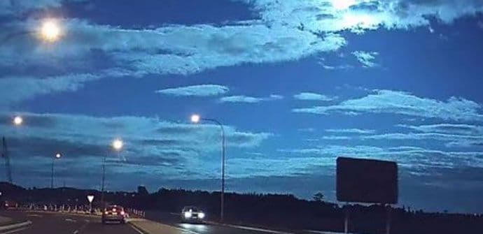 VIDEO: Vatrene lopte iznad Novog Zelanda VIDEO: Vatrene lopte iznad Novog Zelanda