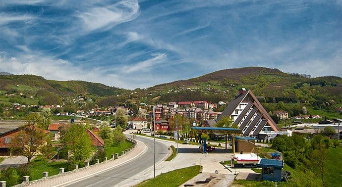 Mojkovac: Pomoć porodicama koje su izgubile stanove u požaru Mojkovac: Pomoć porodicama koje su izgubile stanove u požaru