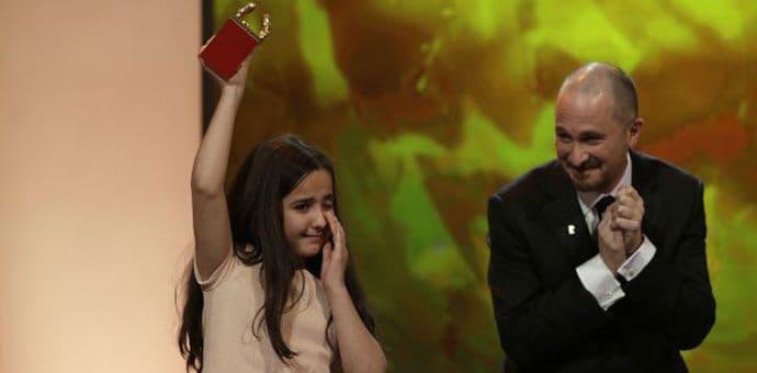 Berlinale: Zlatni medvjed za prokrijumčareni "Taksi" (VIDEO) Berlinale: Zlatni medvjed za prokrijumčareni "Taksi" (VIDEO)