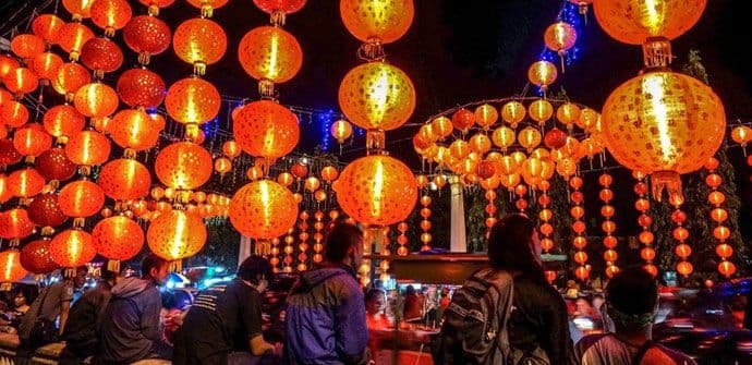 FOTO: Kineska nova godina: Hiljade lampiona krase ulice FOTO: Kineska nova godina: Hiljade lampiona krase ulice