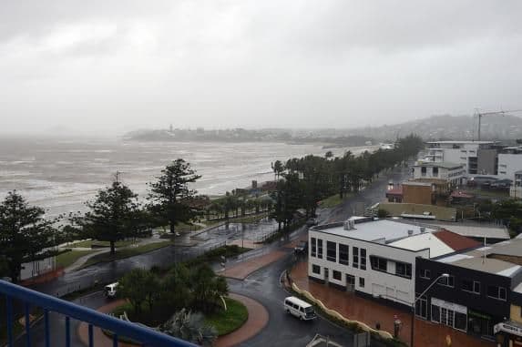 Snažni cikloni pogodili Australiju Snažni cikloni pogodili Australiju