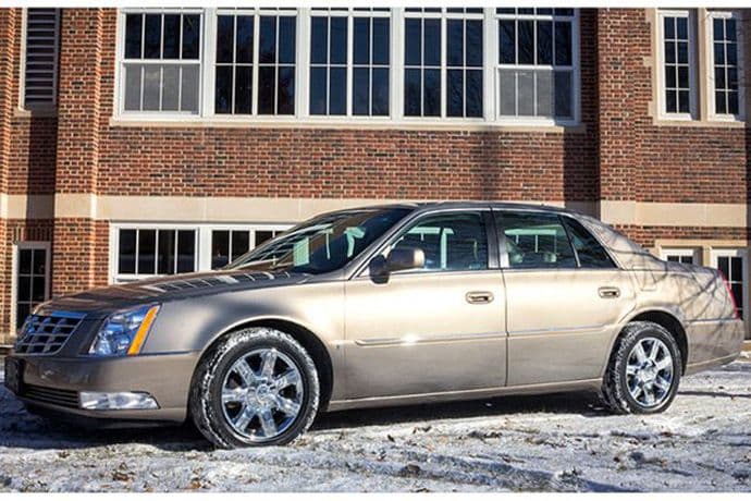 Bafetov kadilak prodat na aukciji za 122.500 dolara Bafetov kadilak prodat na aukciji za 122.500 dolara