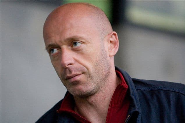 Bivši fudbalski reprezentativac sada automehaničar Bivši fudbalski reprezentativac sada automehaničar