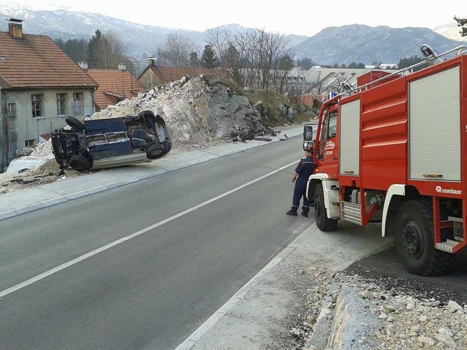 Cetinje: U udesu povrijeđeno više osoba  Cetinje: U udesu povrijeđeno više osoba