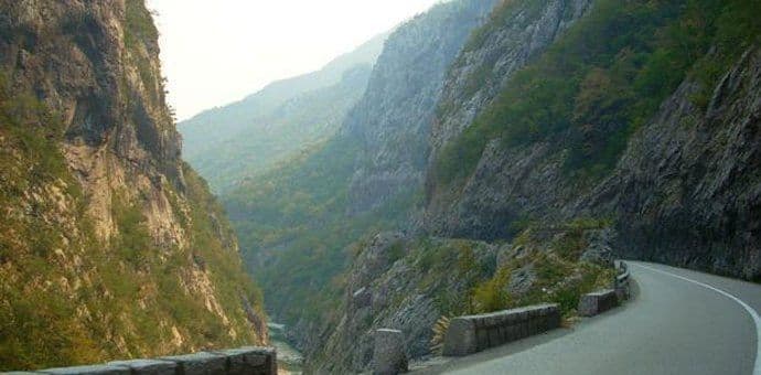 AMSCG :  Putevi mokri i klizavi   AMSCG :  Putevi mokri i klizavi