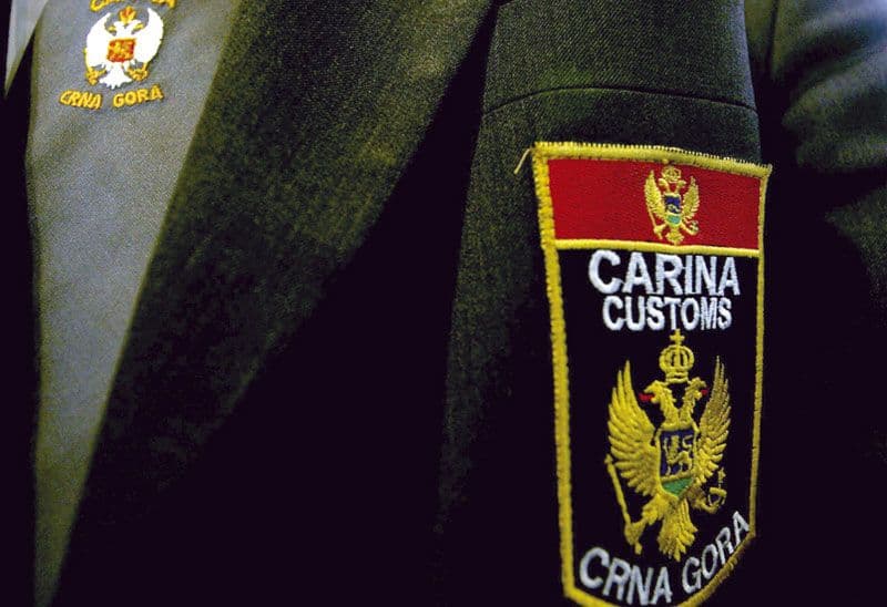 Primici Uprave carina preko 18 miliona eura Primici Uprave carina preko 18 miliona eura