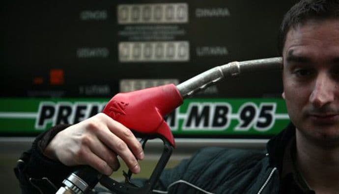 Gorivo ponovo poskupilo: Dizel skuplji šest, benzin pet centi Gorivo ponovo poskupilo: Dizel skuplji šest, benzin pet centi