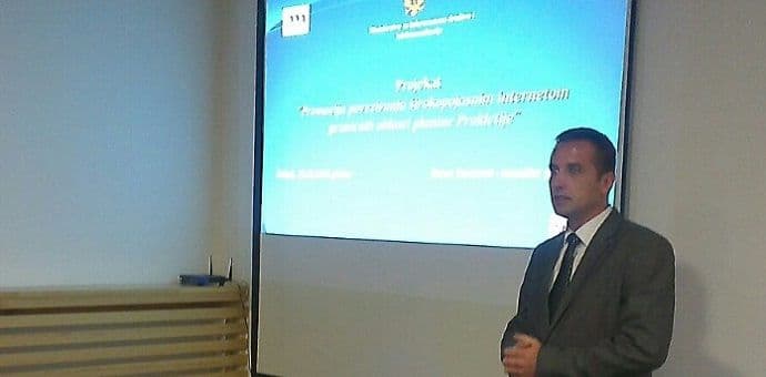 Predstavljen projekat širokopojasnog interneta na graničnim oblastima Prokletija Predstavljen projekat širokopojasnog interneta na graničnim oblastima Prokletija