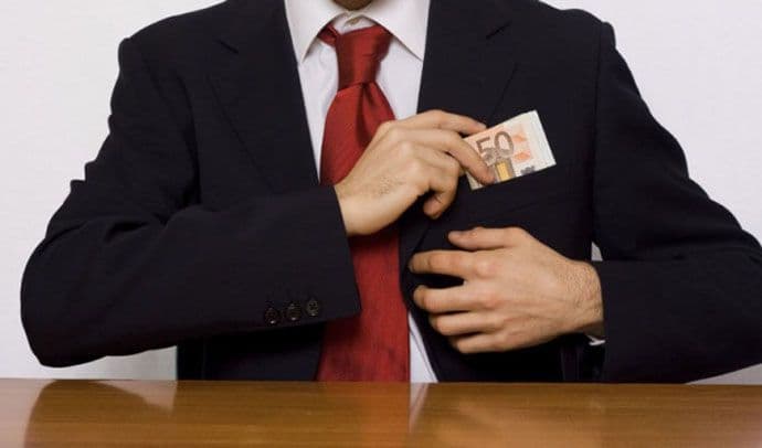 BiH: Plate direktora i do 5.800 eura BiH: Plate direktora i do 5.800 eura