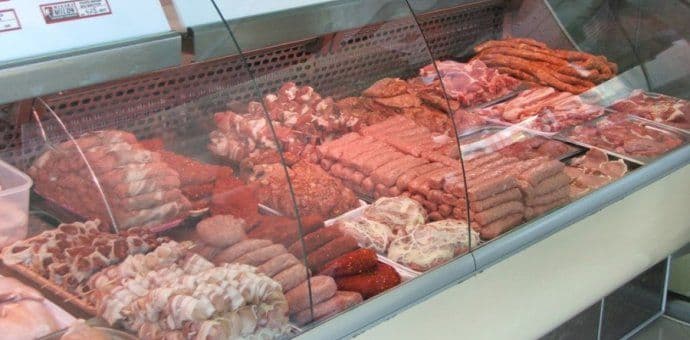 POBJEDA: Tužioci provjeravaju devet kompanija zbog vinobrana u mesu   POBJEDA: Tužioci provjeravaju devet kompanija zbog vinobrana u mesu