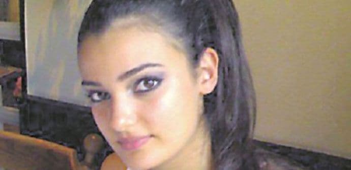 Bivšoj mis Turske prijeti četiri i po godine zatvora zbog uvrede Erdogana Bivšoj mis Turske prijeti četiri i po godine zatvora zbog uvrede Erdogana