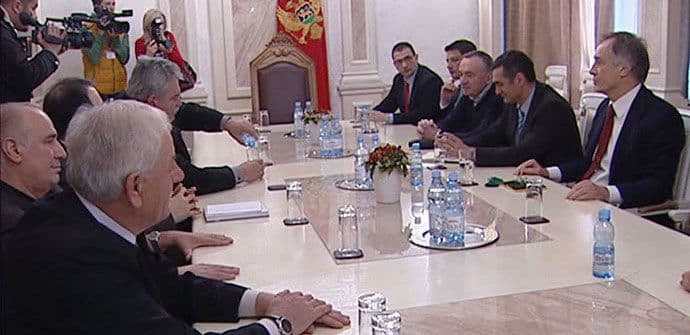 Krah priče o prelaznoj vladi: Loše koncipirana predstava za javnost Krah priče o prelaznoj vladi: Loše koncipirana predstava za javnost