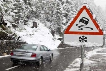 AMSCG: Kolovozi mokri, vidljivost smanjena, obustave na više dionica AMSCG: Kolovozi mokri, vidljivost smanjena, obustave na više dionica