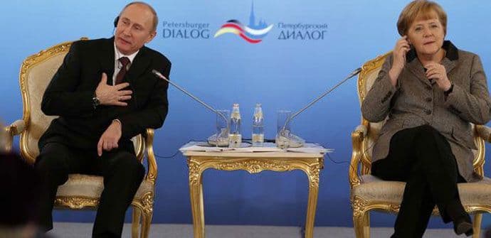 Putin za 18 odsto popularniji od Merkel Putin za 18 odsto popularniji od Merkel