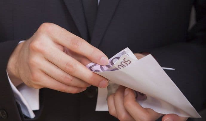 Građani sve češće prijavljuju korupciju: Više od 1.100 prijava za mito Građani sve češće prijavljuju korupciju: Više od 1.100 prijava za mito