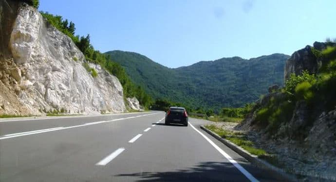 Udes na Obzovici, jedna osoba povrijeđena Udes na Obzovici, jedna osoba povrijeđena