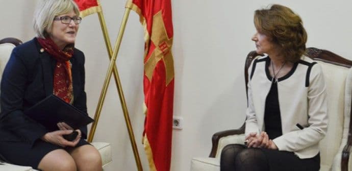 Pejanović-Đurišić sa ambasadorkom SAD o nastavku reformi sektora odbrane Pejanović-Đurišić sa ambasadorkom SAD o nastavku reformi sektora odbrane