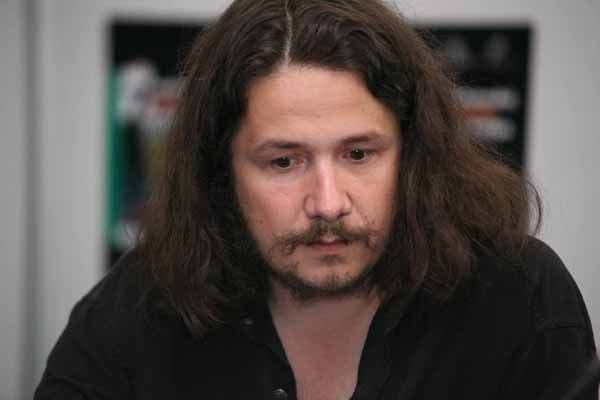 Muharem BAZDULJ: Nezavršeni ratovi Muharem BAZDULJ: Nezavršeni ratovi