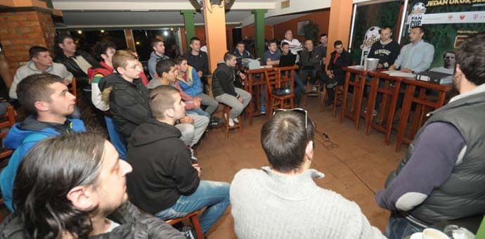 NIKŠIĆKO PIVO FAN CUP: 22 ekipe pokazuju umijeće u malom fudbalu NIKŠIĆKO PIVO FAN CUP: 22 ekipe pokazuju umijeće u malom fudbalu