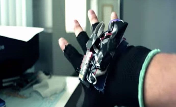 Pametne rukavice za daljinsko upravljanje uređajima Pametne rukavice za daljinsko upravljanje uređajima