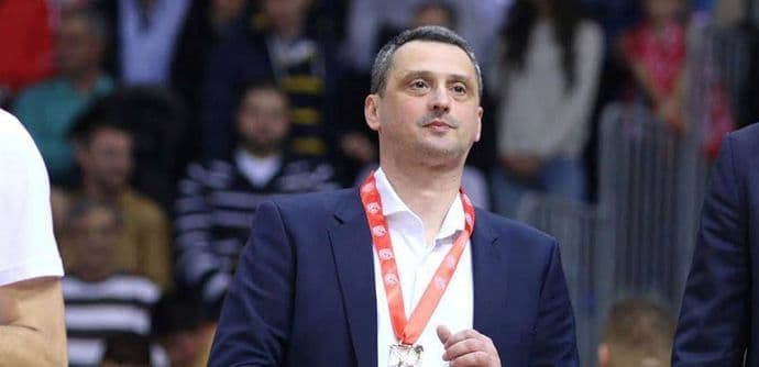 Radonjić u društvu najvećih trenerskih legendi Zvezde Radonjić u društvu najvećih trenerskih legendi Zvezde